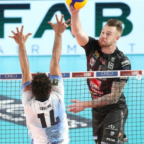 pointu volley attaque au fil